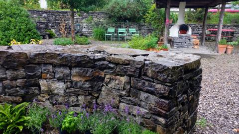 Imposante Trockensteinmauern_ © Fetzer Gartengestaltung GmbH