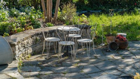 Sitzplatz mit Natursteinmauer, Foto: A. Zimmermann