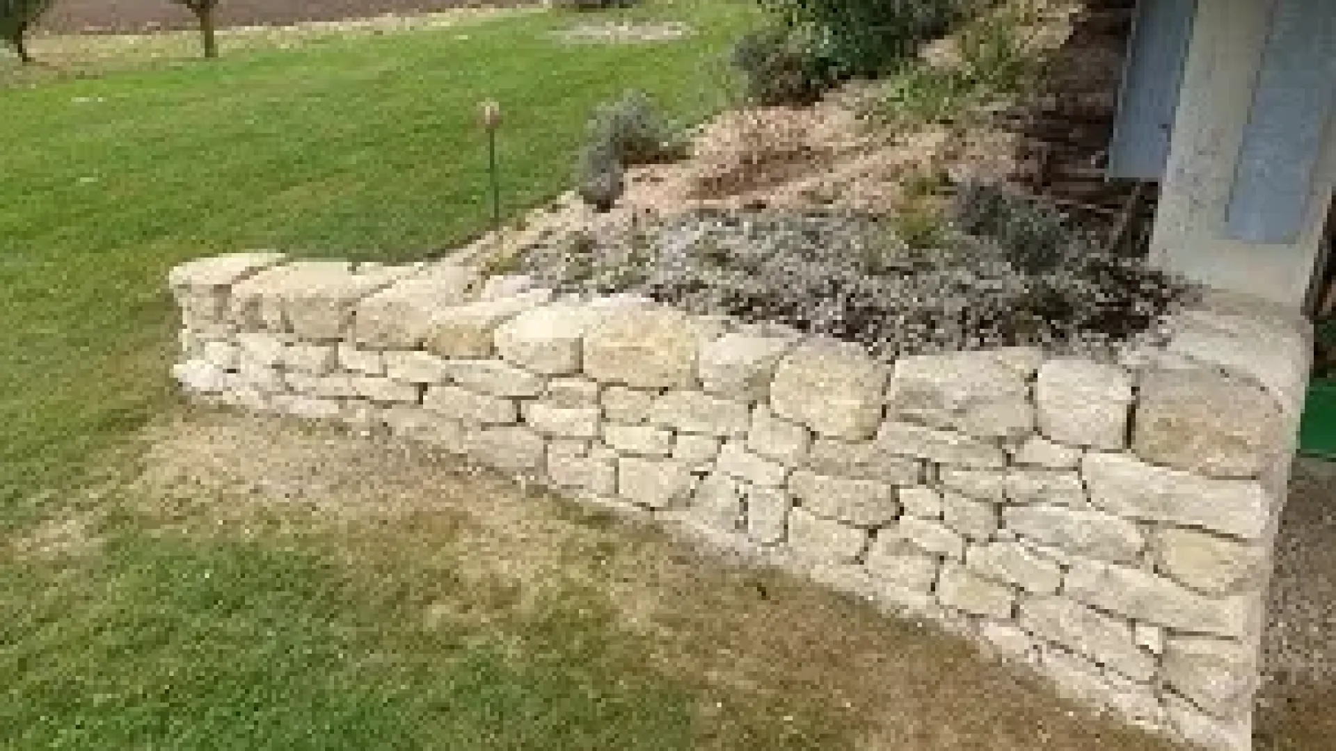 Trockenmauer
