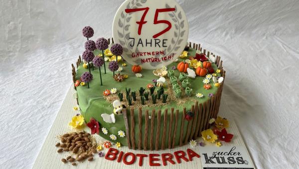 Torte zum 75-Jahr-Jubiläum von Zuckerkuss, Bild: Regionalgruppe Winterthur/Frauenfeld