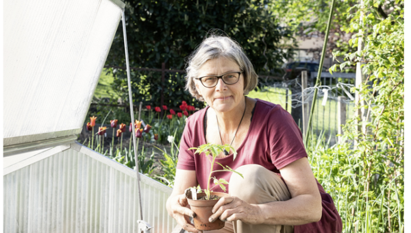 Ursula im Garten